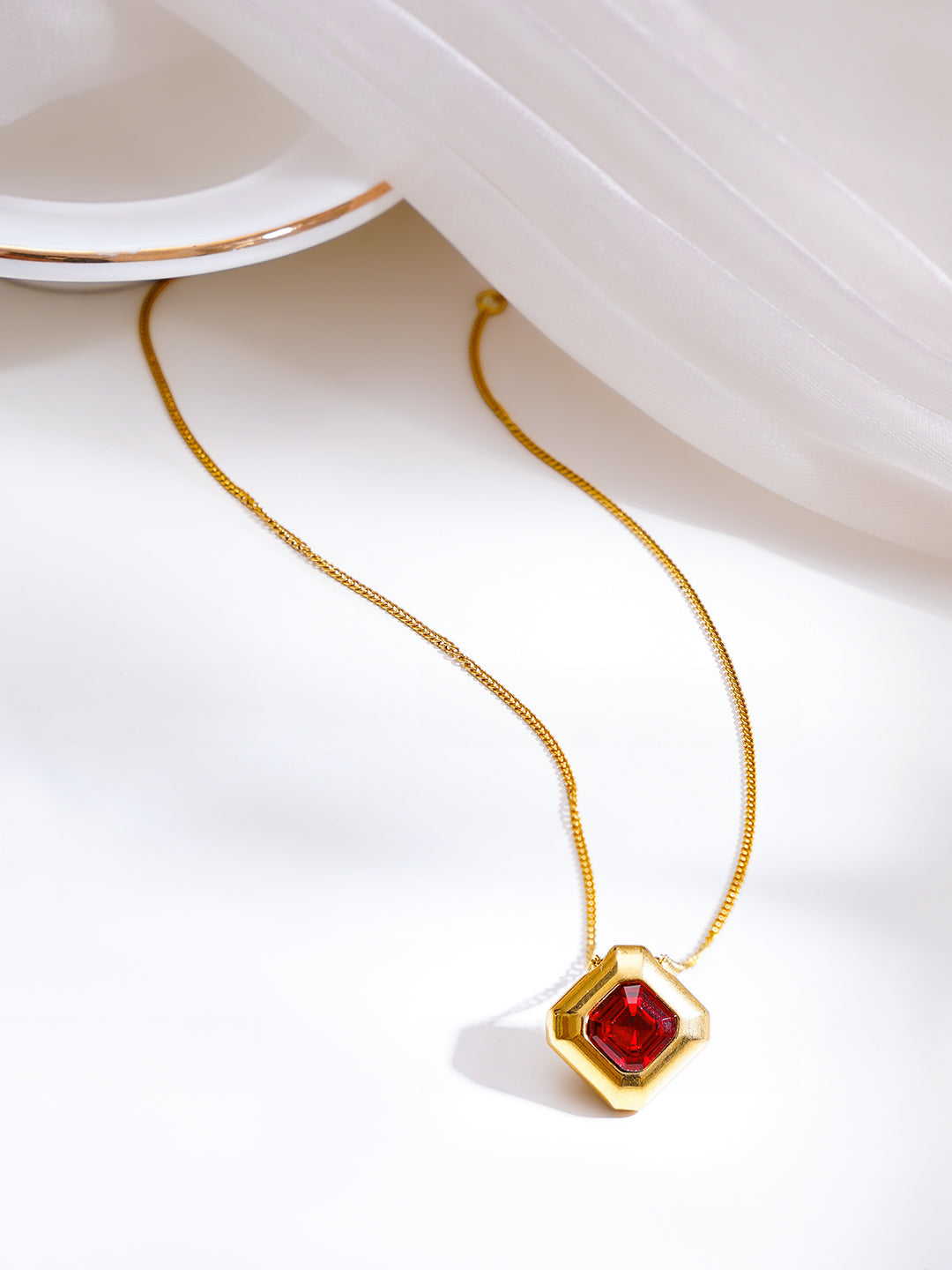 Demi Fine 18K Gold Plated Stainless Steel Ruby Crystal Pendant Necklace フリーサイズ