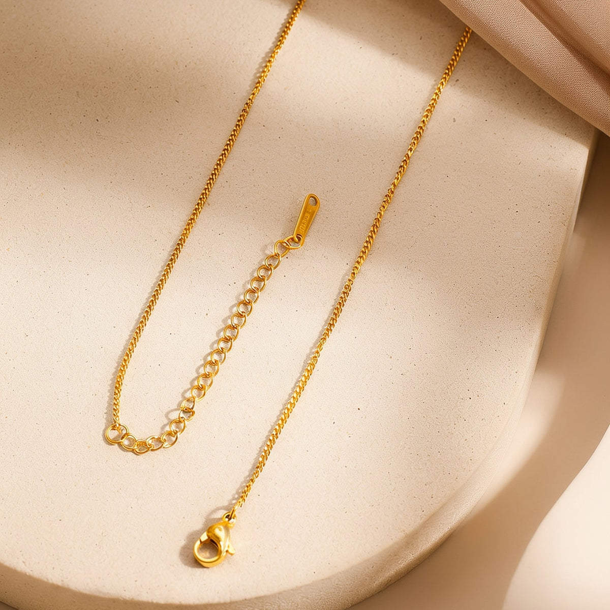 Demi Fine 18K Gold Plated Stainless Steel Geometric Crystal Pendant Necklace フリーサイズ