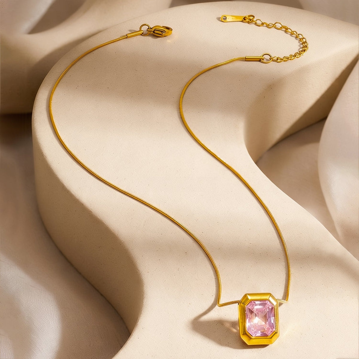 Demi Fine 18K Gold Plated Stainless Steel Pink Crystal Pendant Necklace フリーサイズ