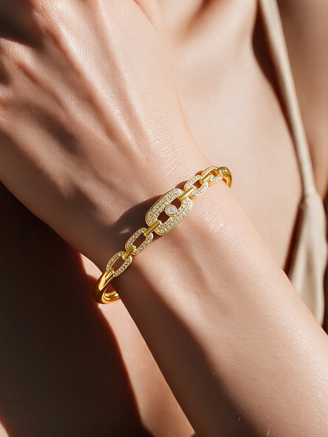 Gold Plated Chunky Chain Link American Diamond Zirconia Bracelet フリーサイズ