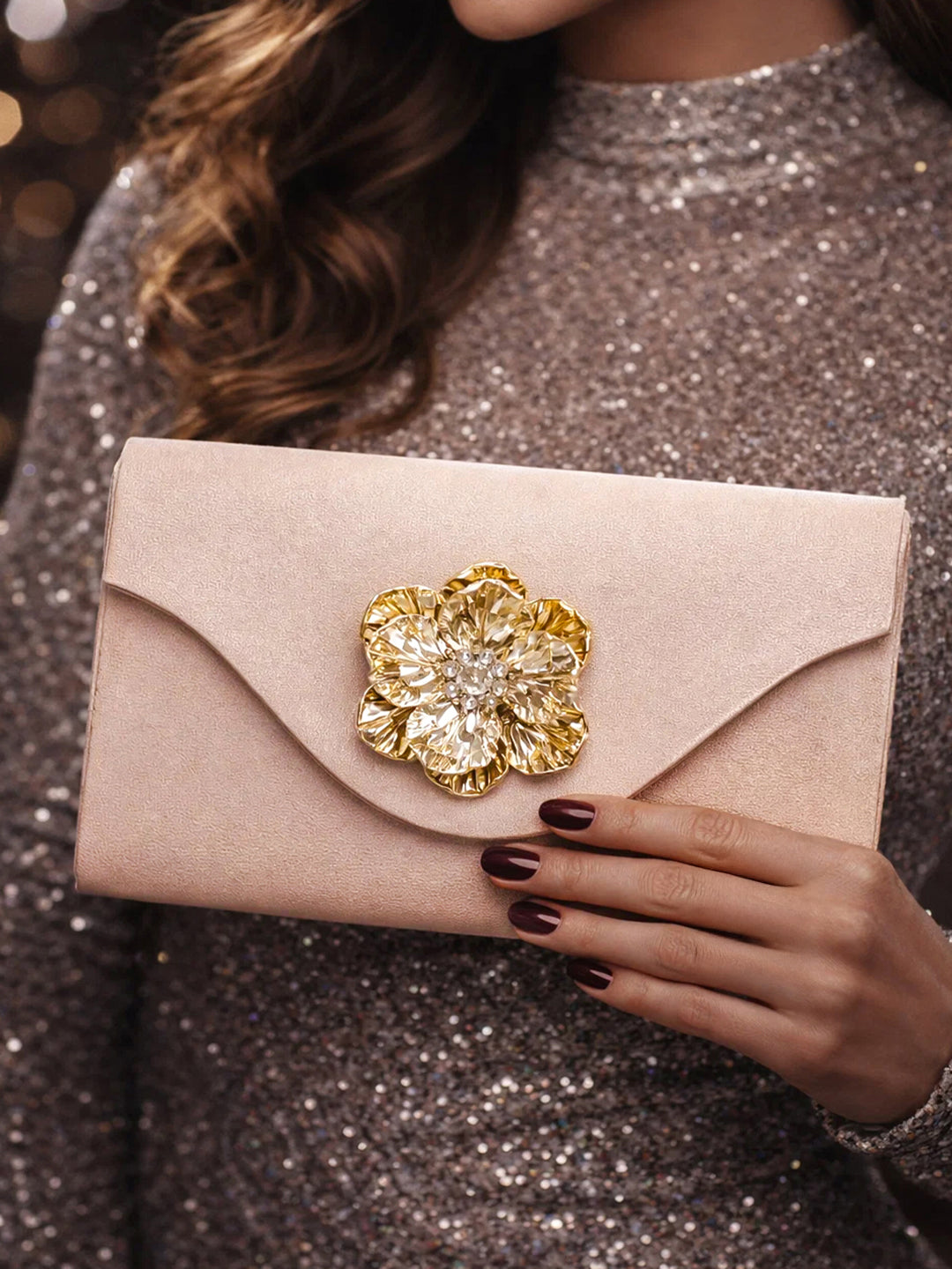 Gold Bloom Embellished Satin Clutch フリーサイズ
