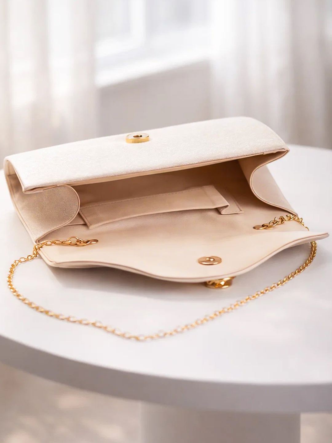 Gold Bloom Embellished Satin Clutch フリーサイズ