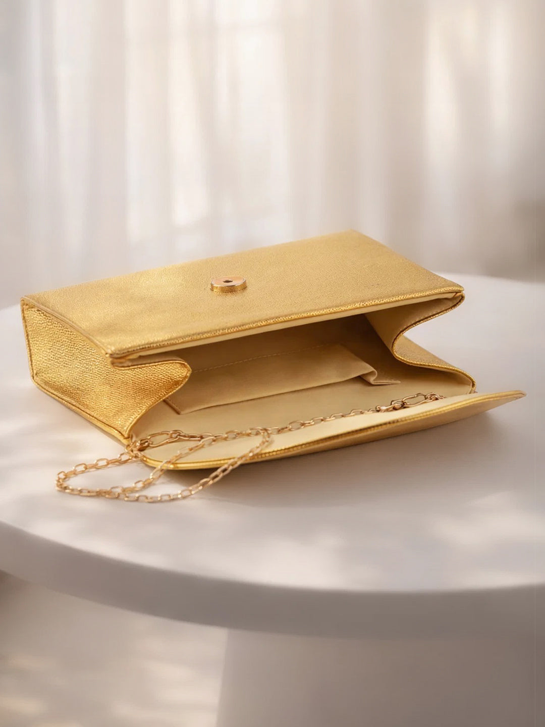 Champagne Gold Textured Luxe Envelope Clutch フリーサイズ