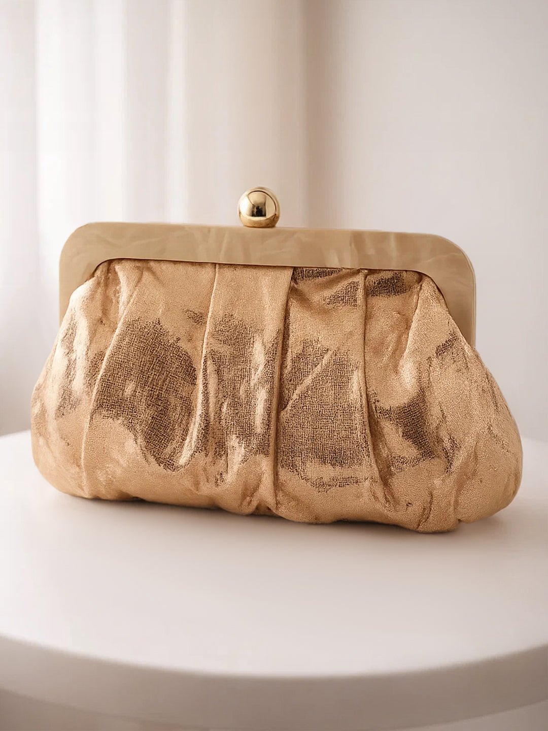 Shimmer Gold Sequin Draped Frame Clutch フリーサイズ