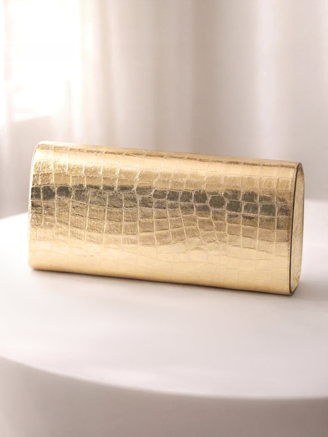 Metallic Gold Croc Chic Envelope Clutch フリーサイズ