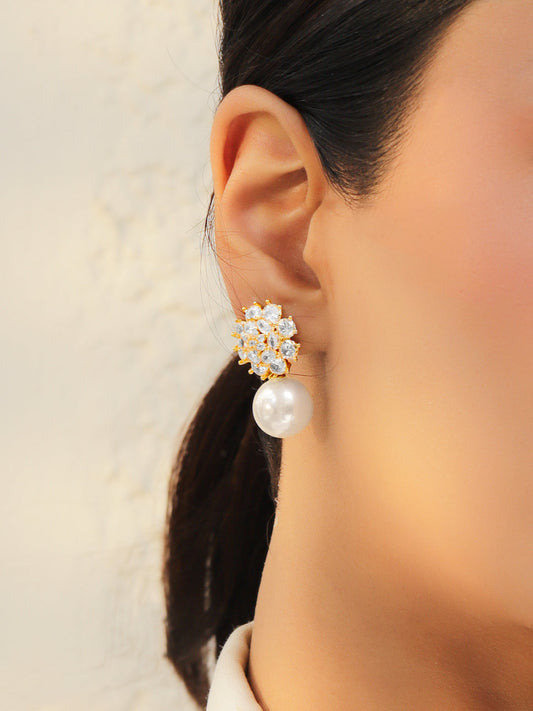 Gold Toned Pearl Drop Stud Earrings フリーサイズ