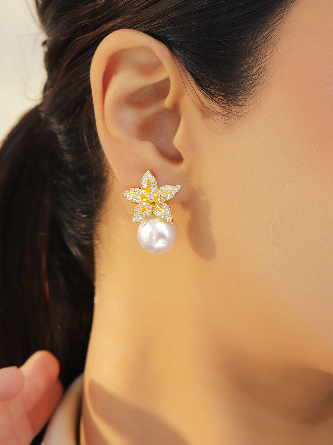 Star Motif Pearl Drop Silver Stud Earrings フリーサイズ