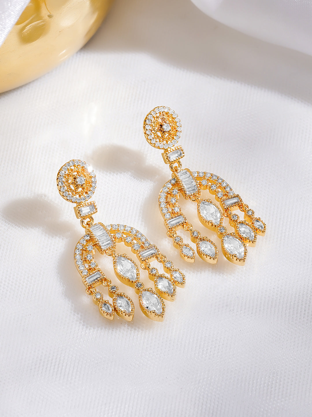Rubans 18K Gold Plated Arch Chandelier Earrings with Marquise & Teardrop Cubic Zirconia フリーサイズ