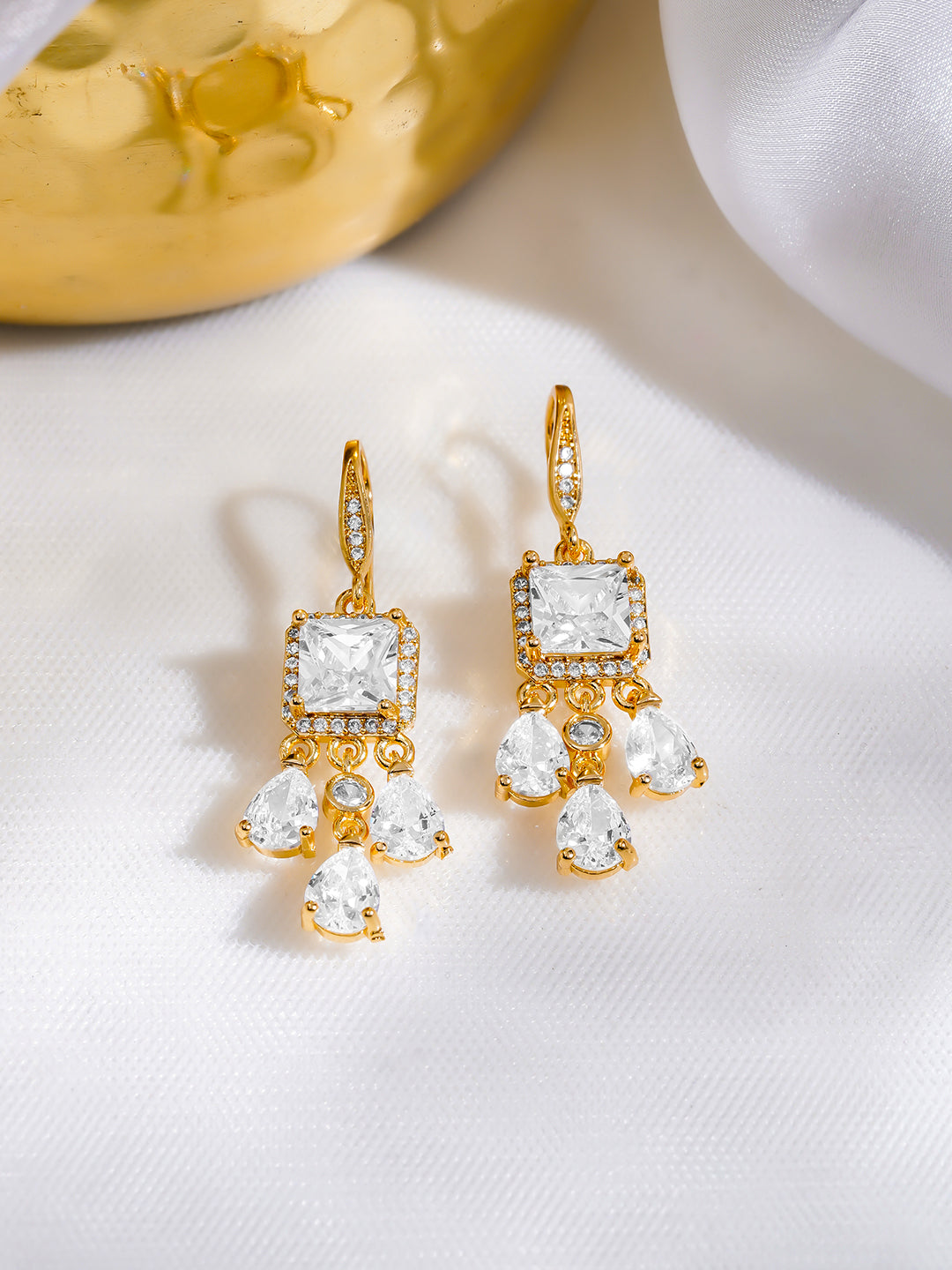 【Rubans】 18K Gold Plated Square & Pear Crystal Zirconia Stone Elegant Drop Earrings｜18K ゴールドメッキ スクエア＆ペア クリスタルジルコニア ドロップイヤリング