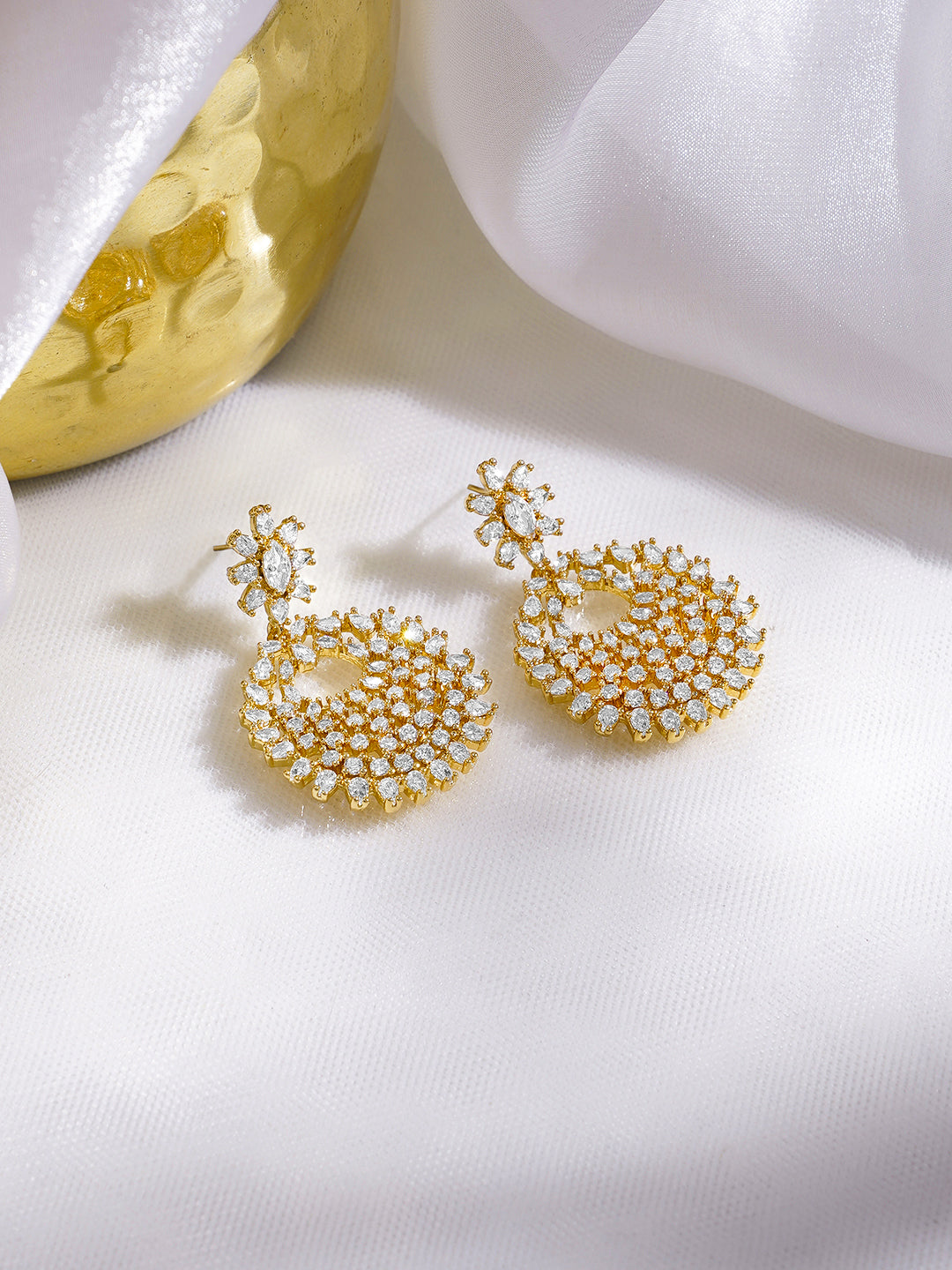 Rubans 18K Gold-Plated Round Crystal Zirconia Studded Statement Drop Earrings フリーサイズ