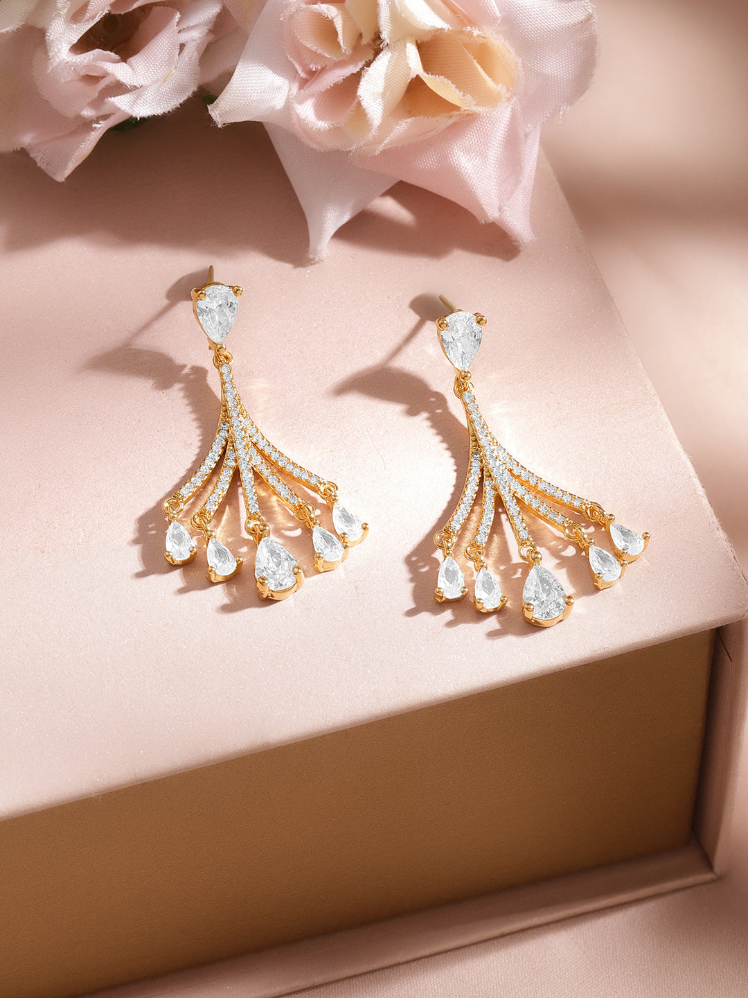 Luxe Gold Crystal Cascade Earrings フリーサイズ