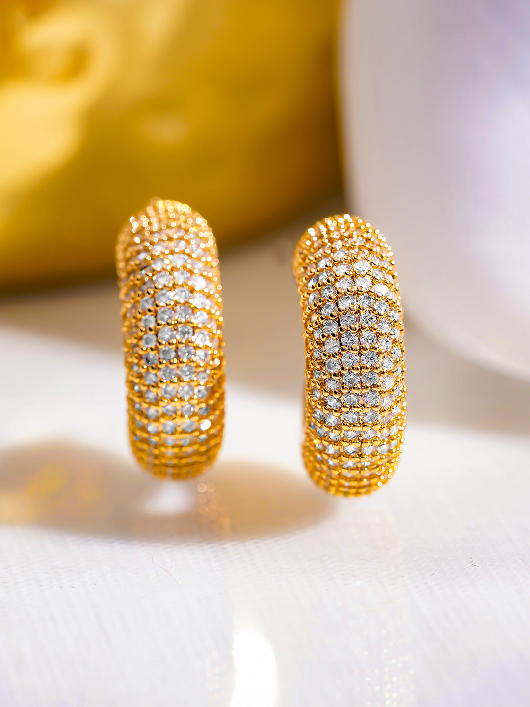 Golden Pave Glow Hoop Earrings フリーサイズ