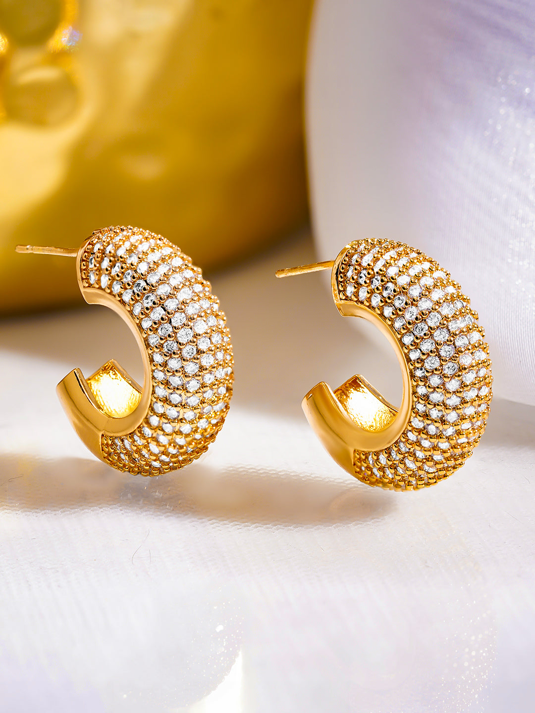 Golden Pave Glow Hoop Earrings フリーサイズ