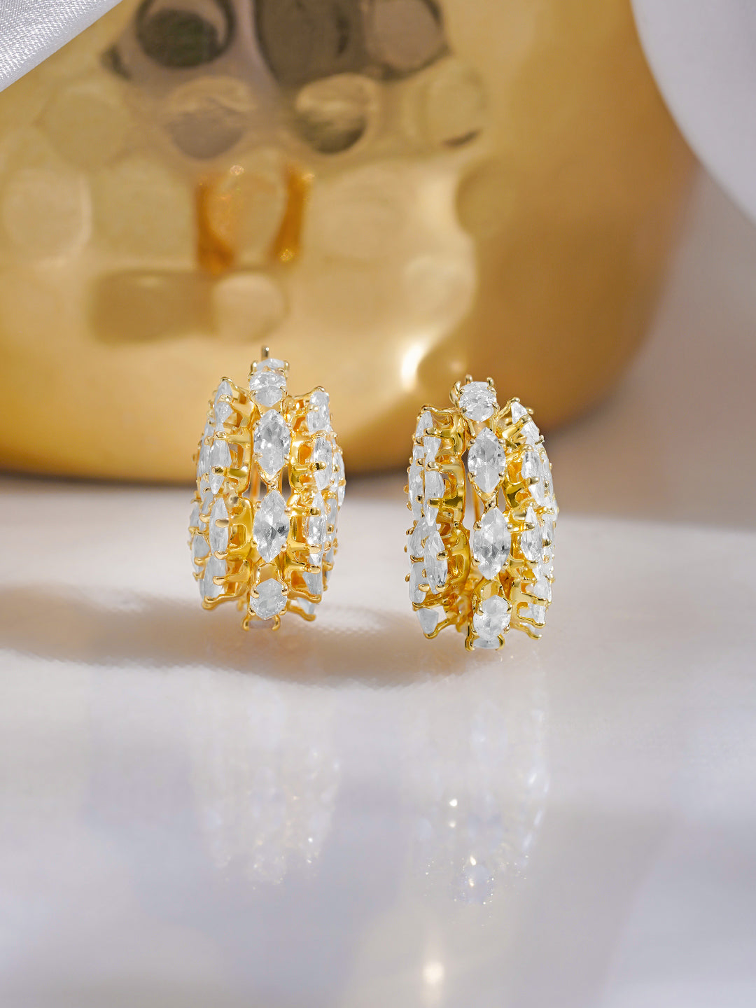Rubans 18K Gold Plated Brass Clustered Crystal Zirconia Hoop Earrings フリーサイズ