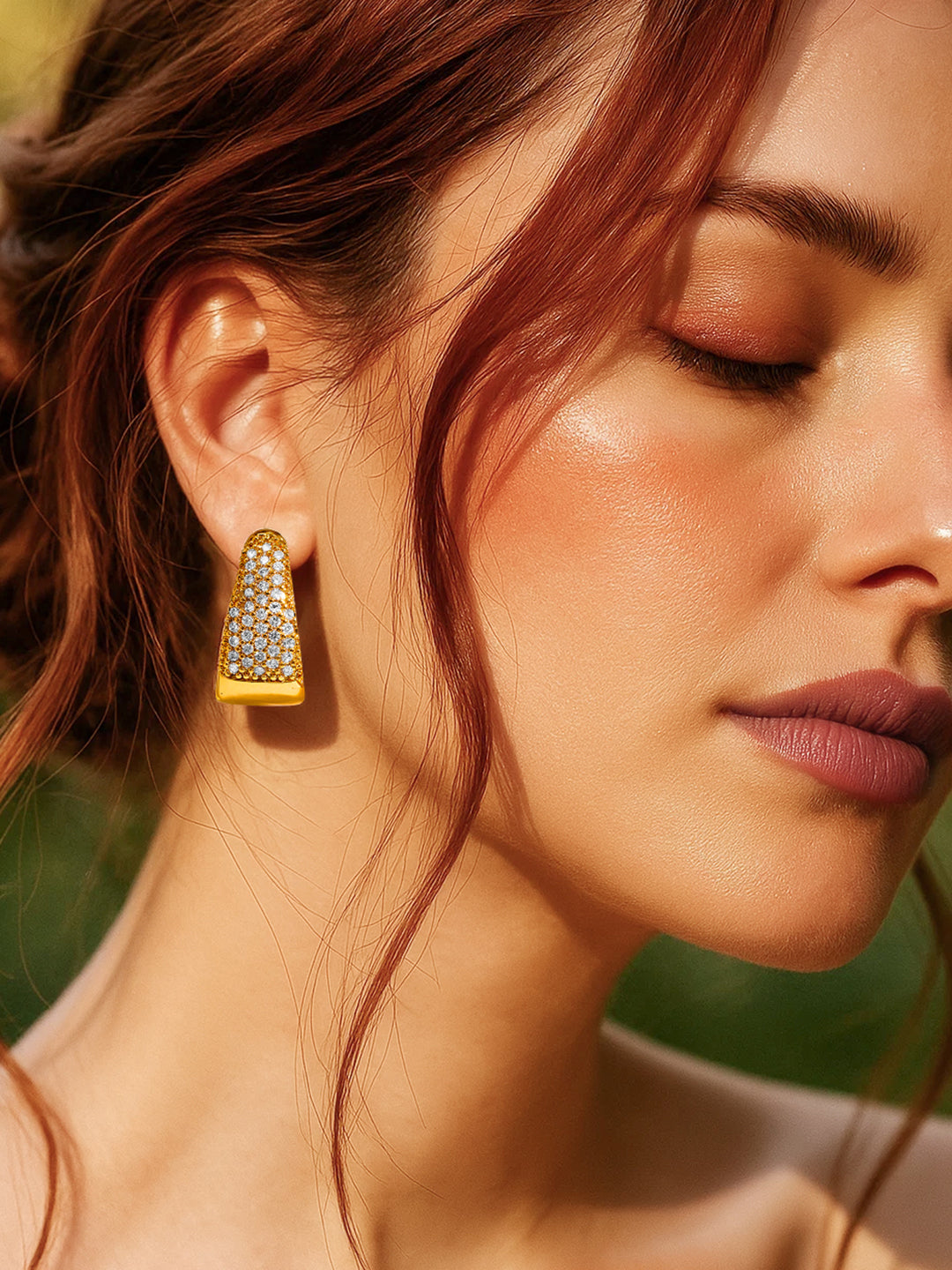 Golden Stardust Pavé Hoop Earrings フリーサイズ