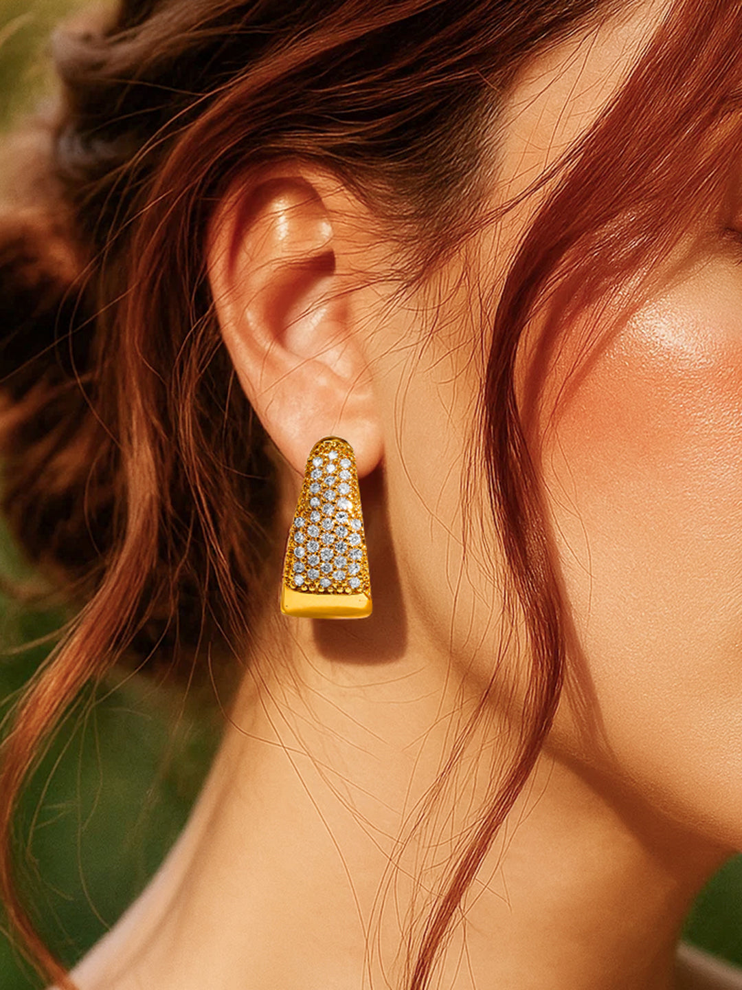 Golden Stardust Pavé Hoop Earrings フリーサイズ