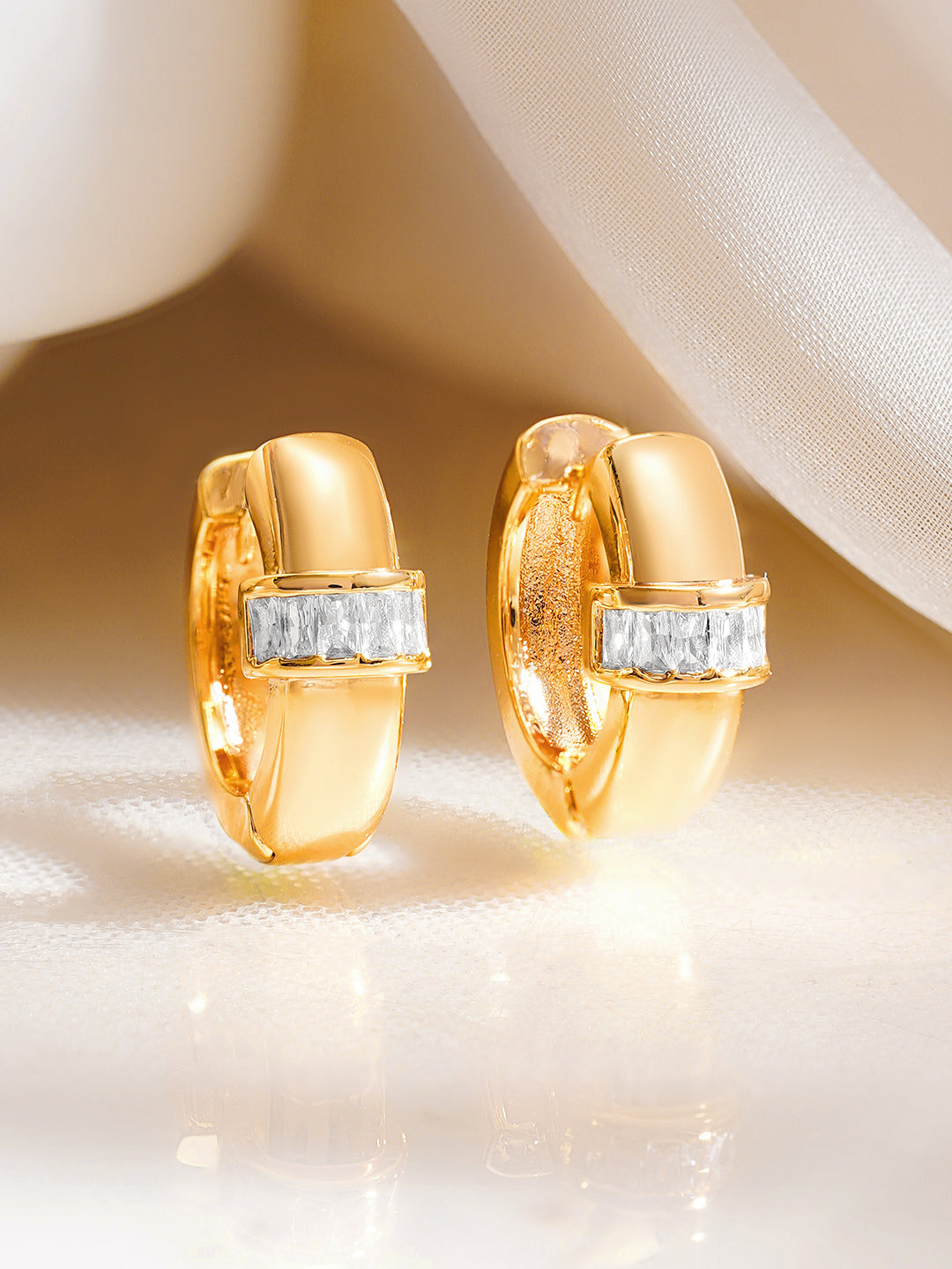 【Rubans】 Gold Plated Crystal Baguette Hoop Earrings｜ゴールドメッキ クリスタル バゲット フープイヤリング