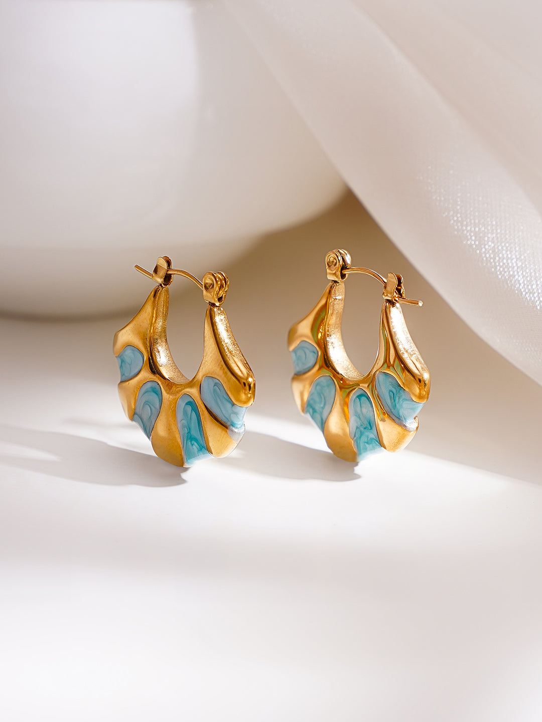 Demi Fine 18K Gold Plated Stainless steel Turquoise Enamel Pattern Hoops Earrings フリーサイズ