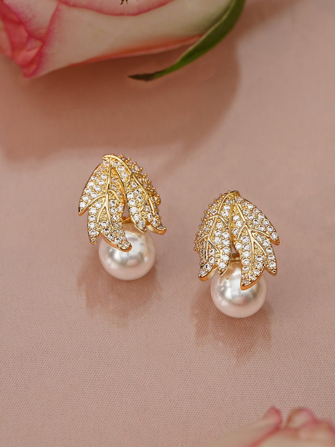 Botanic Bloom Leafy Pearl Stud フリーサイズ
