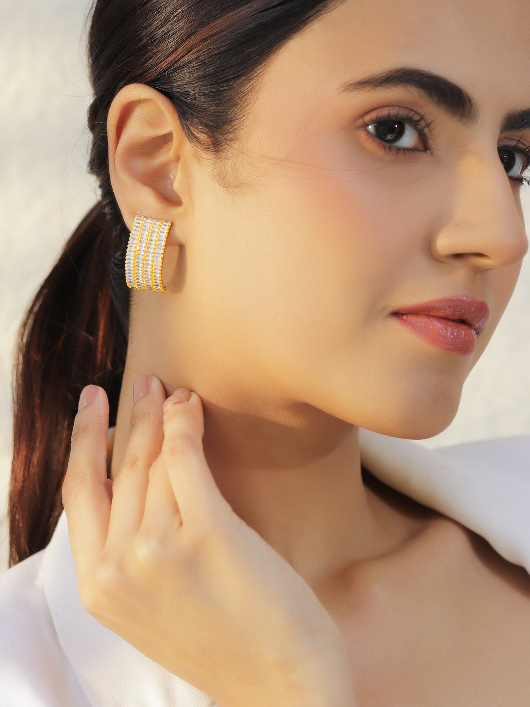 Crystal Gold Toned Stud Earrings フリーサイズ