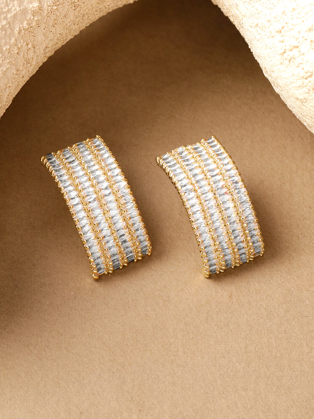 Crystal Gold Toned Stud Earrings フリーサイズ
