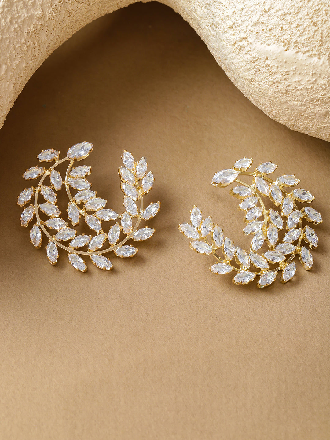 【Rubans】 Round Leaf Stud Earrings｜ラウンドリーフ オーバーサイズ スタッドイヤリング