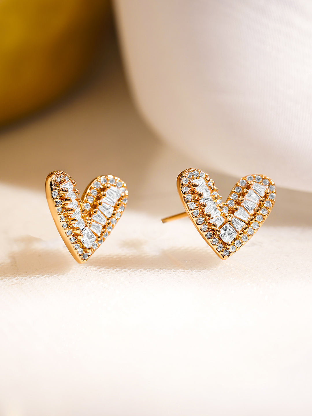 Rubans 18K Gold-Plated Heart-Shaped Sparkling Cubic Zirconia Stud Earrings フリーサイズ