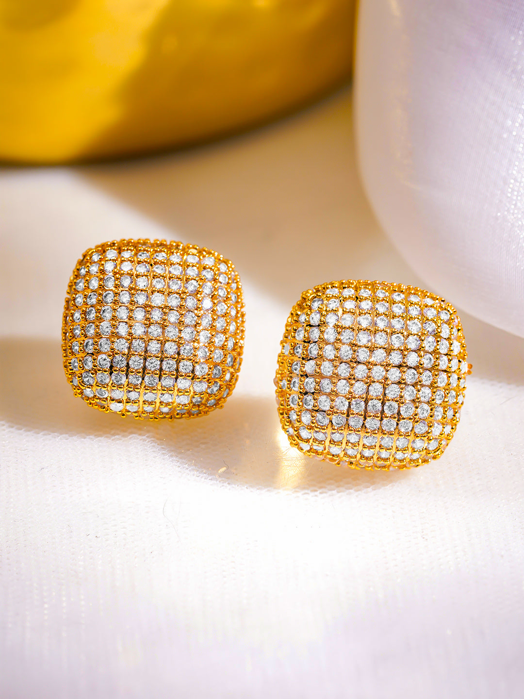 Golden Crystal Canvas Stud Earrings フリーサイズ
