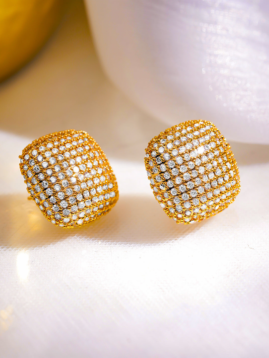 Golden Crystal Canvas Stud Earrings フリーサイズ