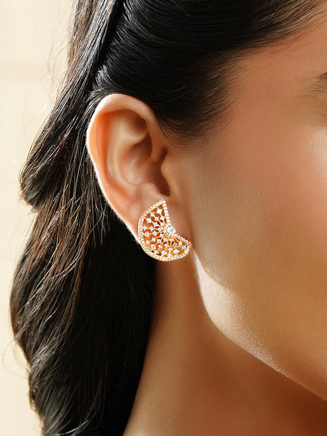 Rubans 18K Gold-Plated Sparkling Cubic Zirconia Half-Fan Statement Stud Earrings フリーサイズ