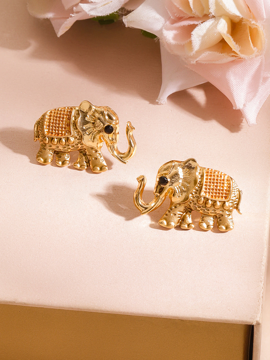 Classic Elephant Gold Stud Earrings フリーサイズ