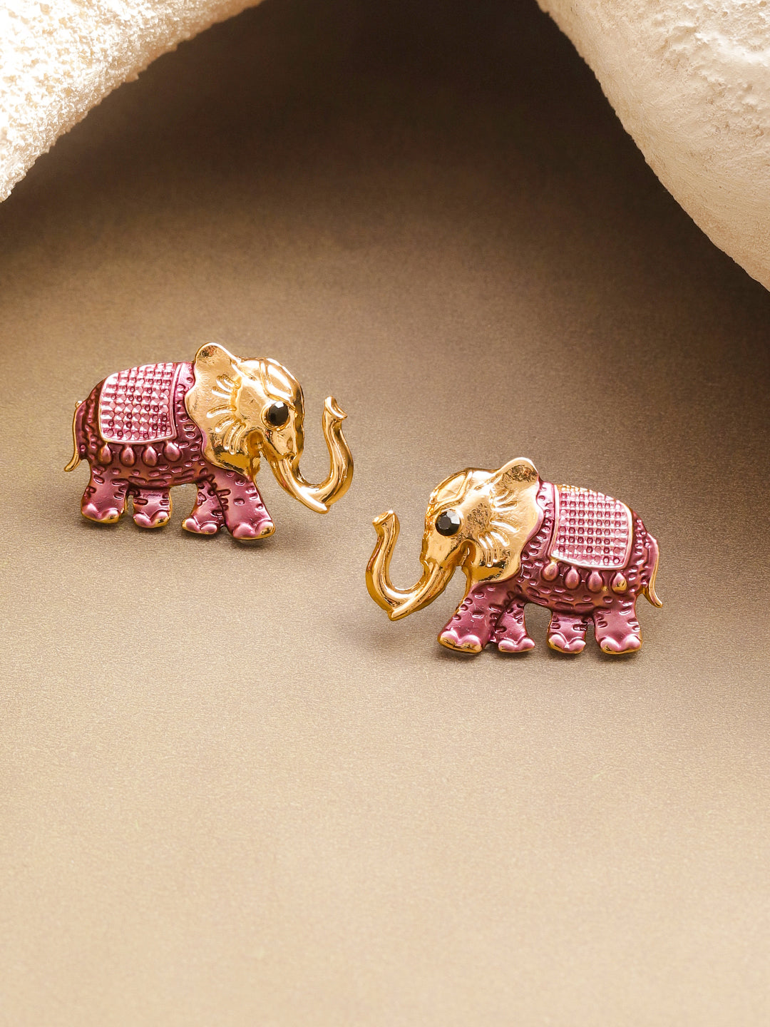 Classic Pink Elephant Gold Stud Earrings フリーサイズ
