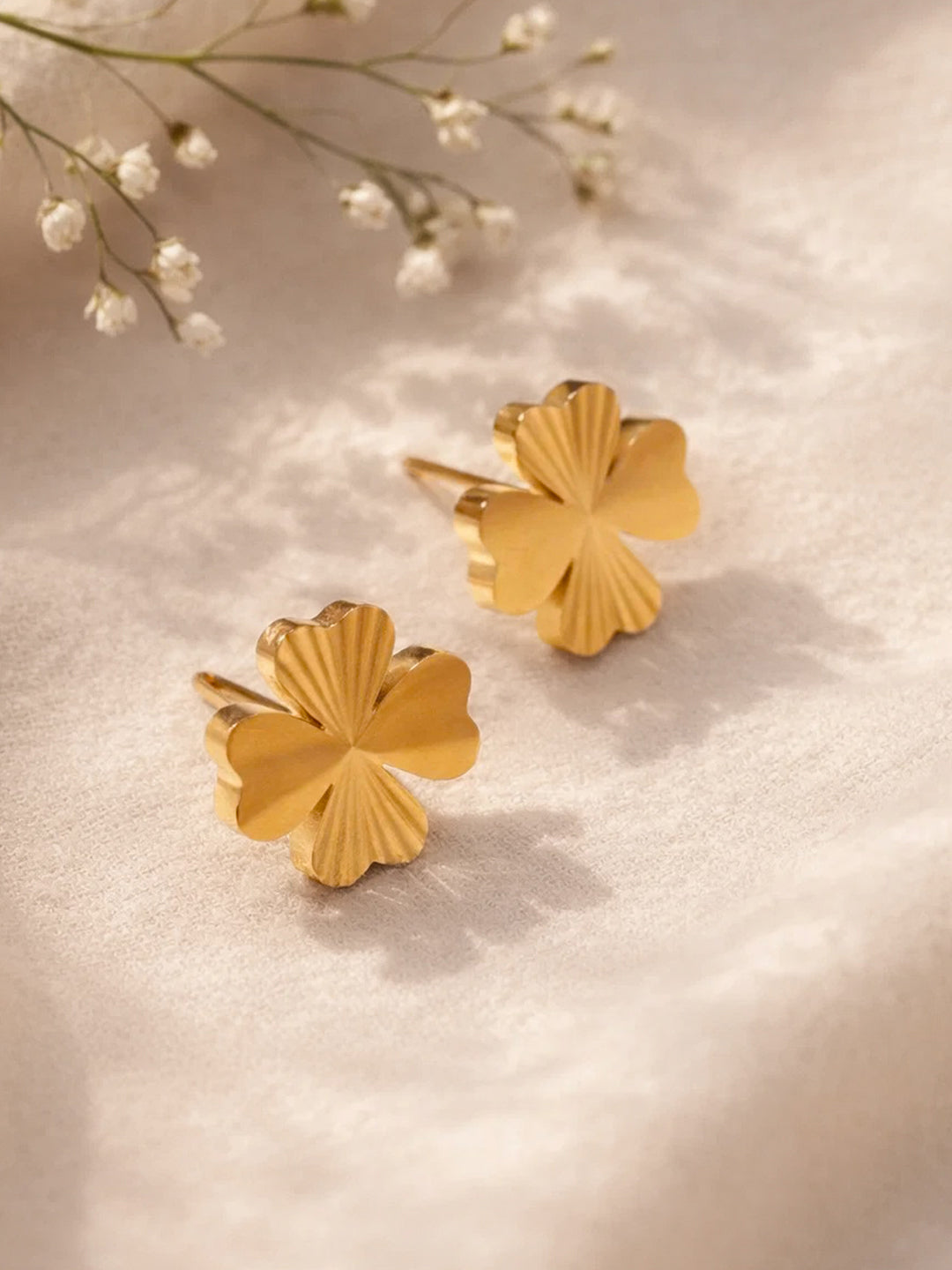 Demi Fine 18K Gold Plated Stainless steel Floral Stud Earrings Length - 1 cm