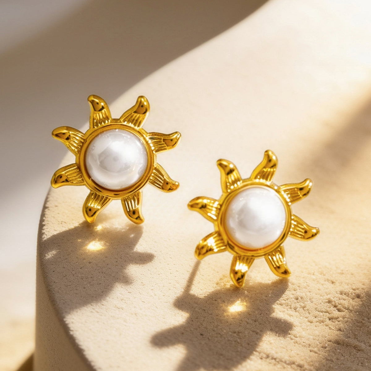 Demi Fine 18K Gold Plated Stainless Steel Pearl Sunburst Stud Earrings フリーサイズ