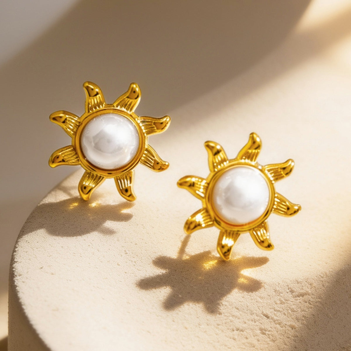 Demi Fine 18K Gold Plated Stainless Steel Pearl Sunburst Stud Earrings フリーサイズ