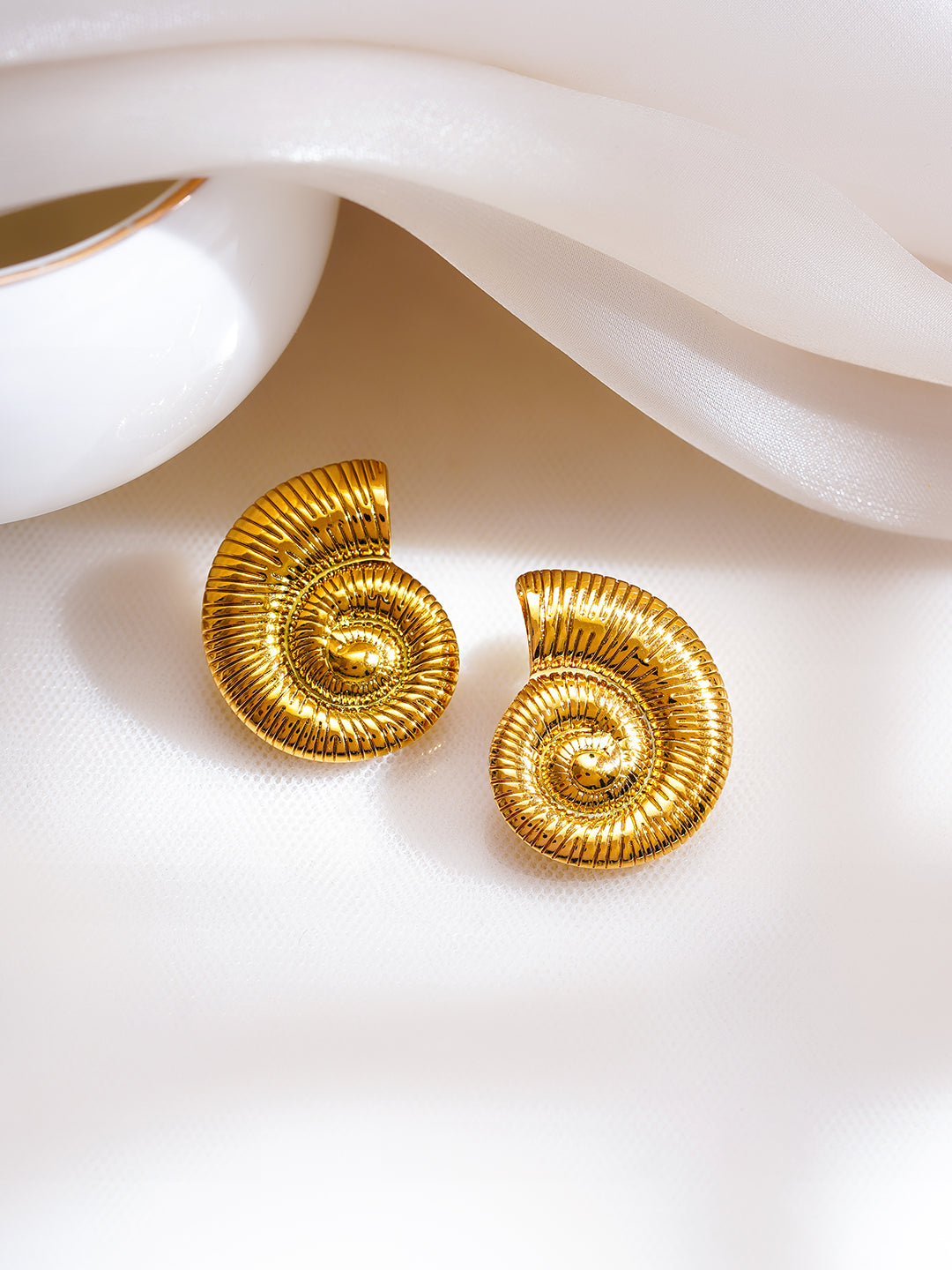 Demi Fine 18K Gold Plated Stainless Steel Spiral Shell Stud Earrings フリーサイズ