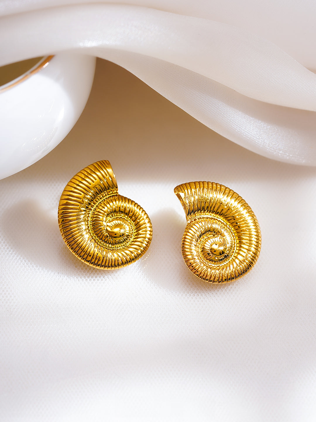 Demi Fine 18K Gold Plated Stainless Steel Spiral Shell Stud Earrings フリーサイズ