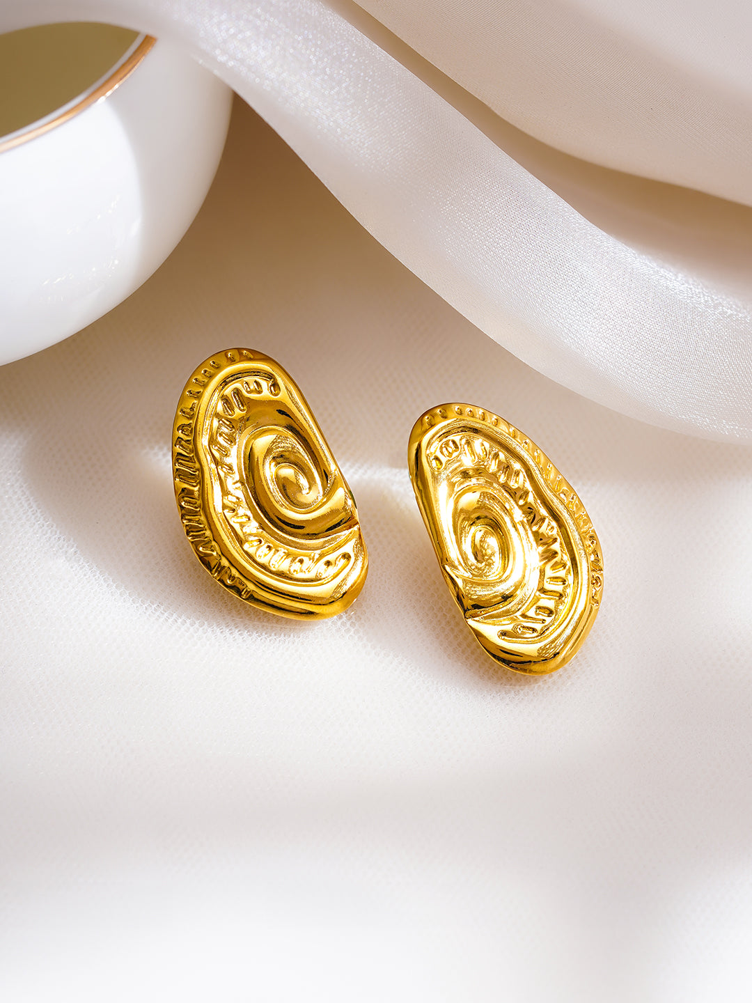 Demi Fine 18K Gold Plated Stainless Steel Spiral Medallion Stud Earrings フリーサイズ