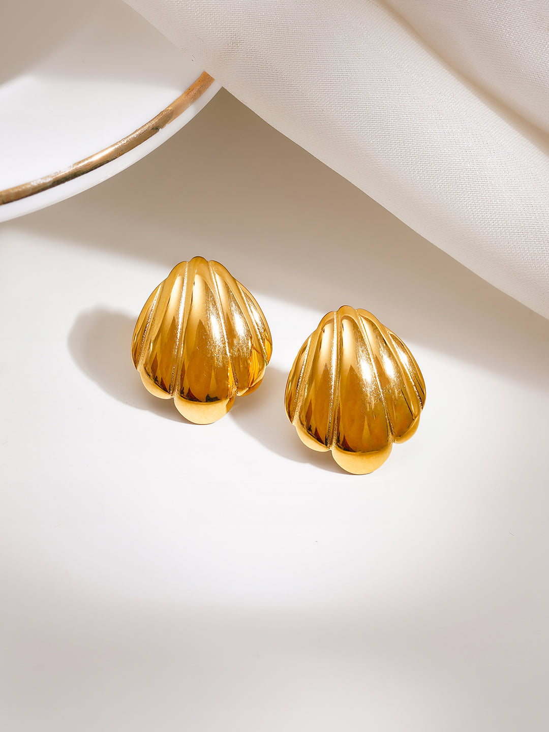 Demi Fine 18K Gold Plated Stainless steel Shell Curve Stud Earrings Length - 1.8 cm