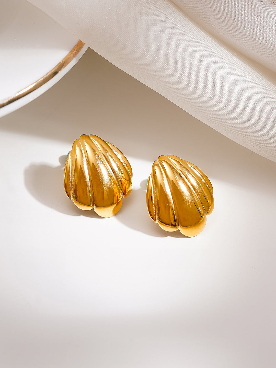 Demi Fine 18K Gold Plated Stainless steel Shell Curve Stud Earrings Length - 1.8 cm