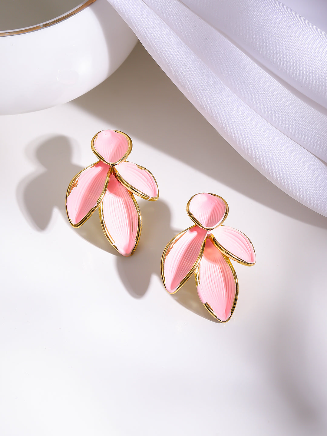 【Rubans】 Gold Plated Blush Petal Stud Earrings｜ゴールドメッキ ブラッシュ ペタル スタッドイヤリング