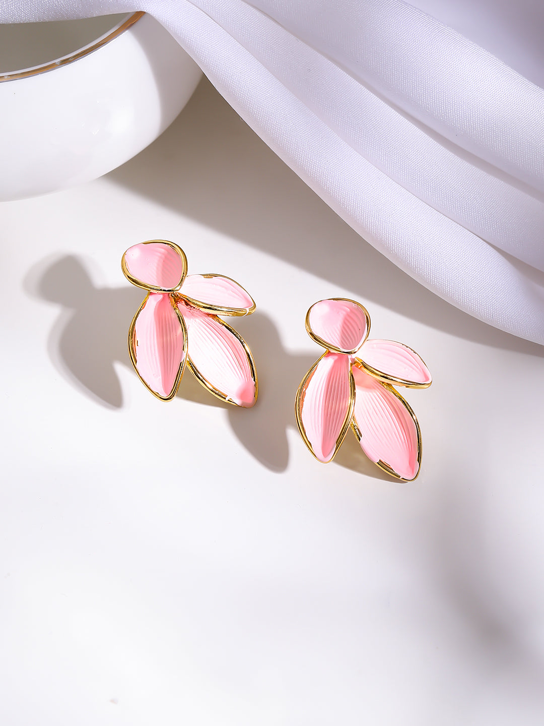 【Rubans】 Gold Plated Blush Petal Stud Earrings｜ゴールドメッキ ブラッシュ ペタル スタッドイヤリング