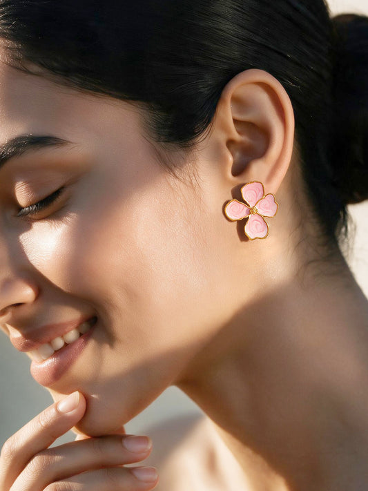 【Rubans】Gold Plated pink four-petal enamel flower stud earrings｜ゴールドメッキ ピンク フォーペタル エナメル フラワー スタッドピアス