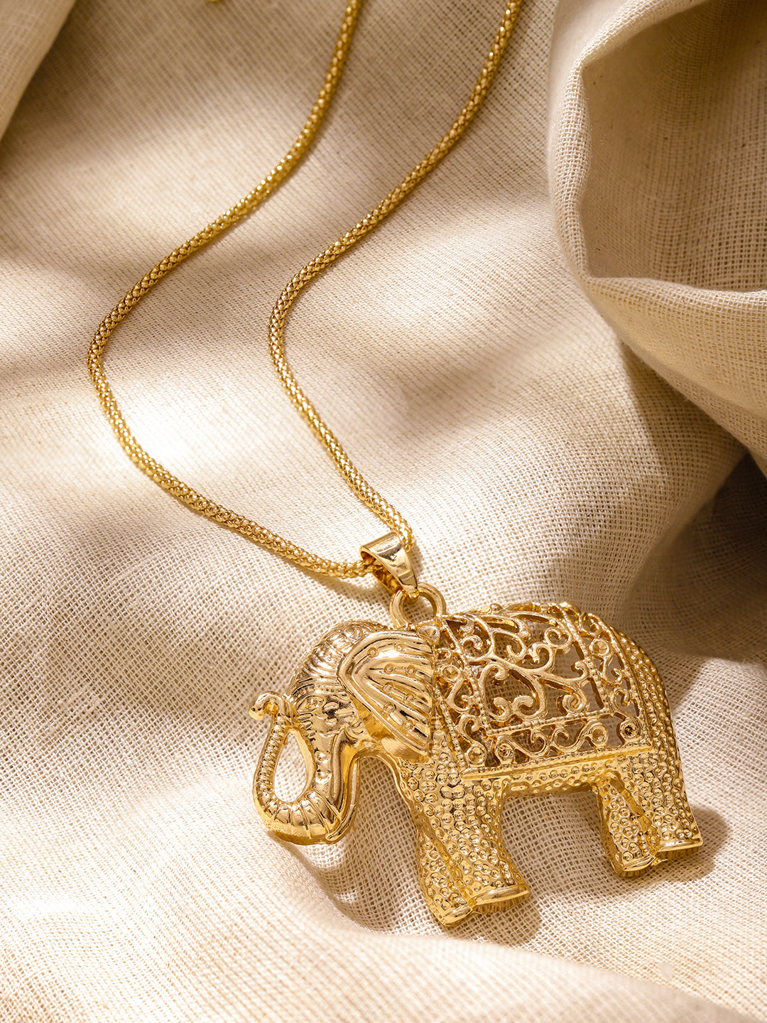 Gold Toned Elephant Motif Pendant フリーサイズ