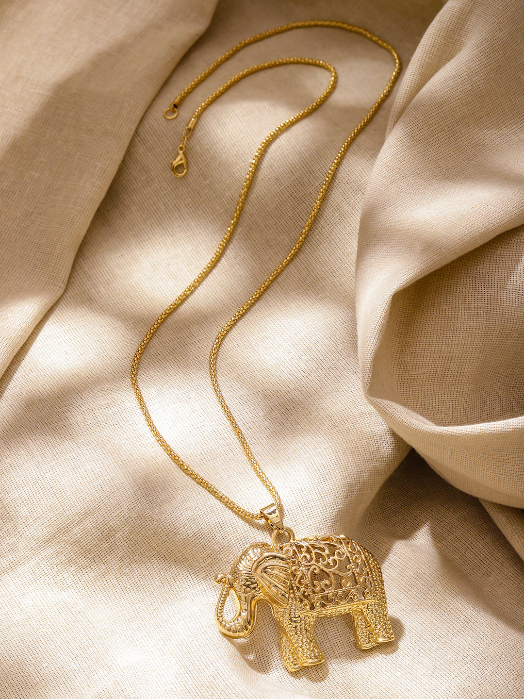Gold Toned Elephant Motif Pendant フリーサイズ