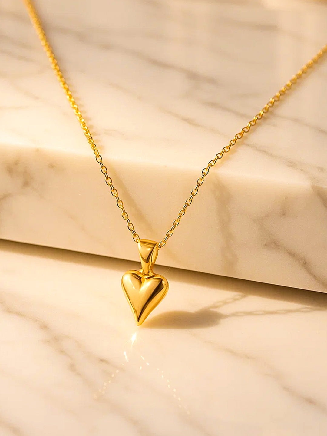 Gold Toned Heart Pendant フリーサイズ