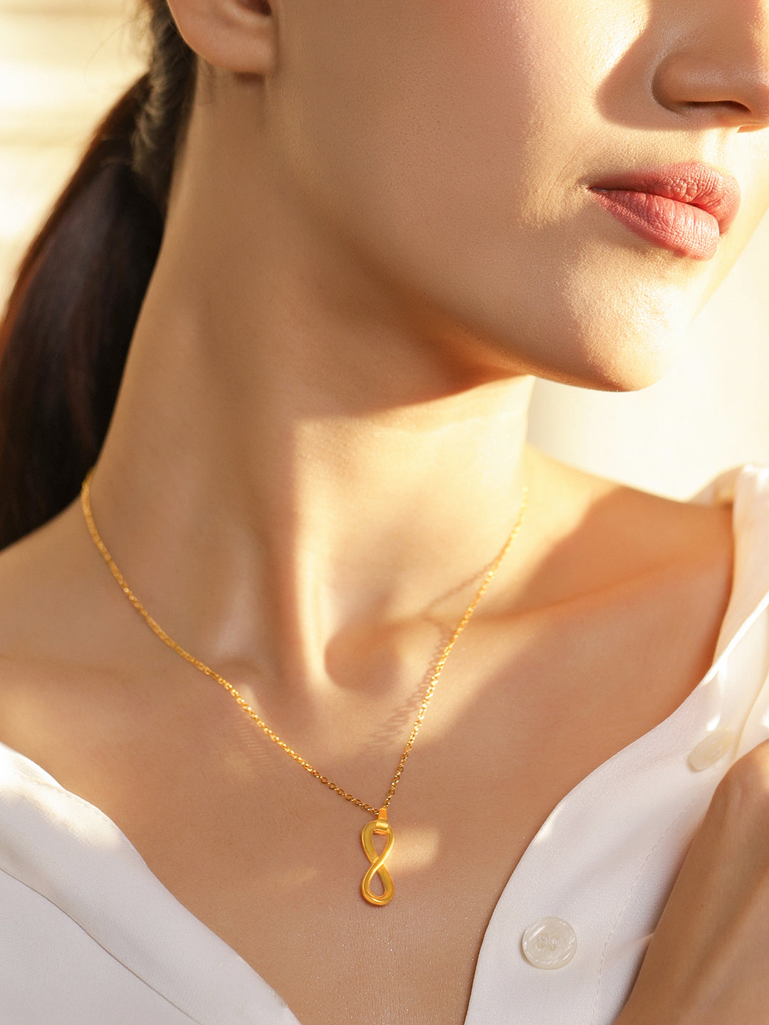 Gold Toned Infinity Pendant フリーサイズ