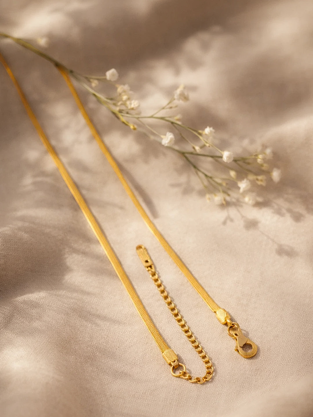 【Rubans】 Demi Fine Gold-Plated Emerald Whisper Snake Chain Necklace｜デミファイン ゴールドメッキ エメラルド ウィスパー スネークチェーン ネックレス