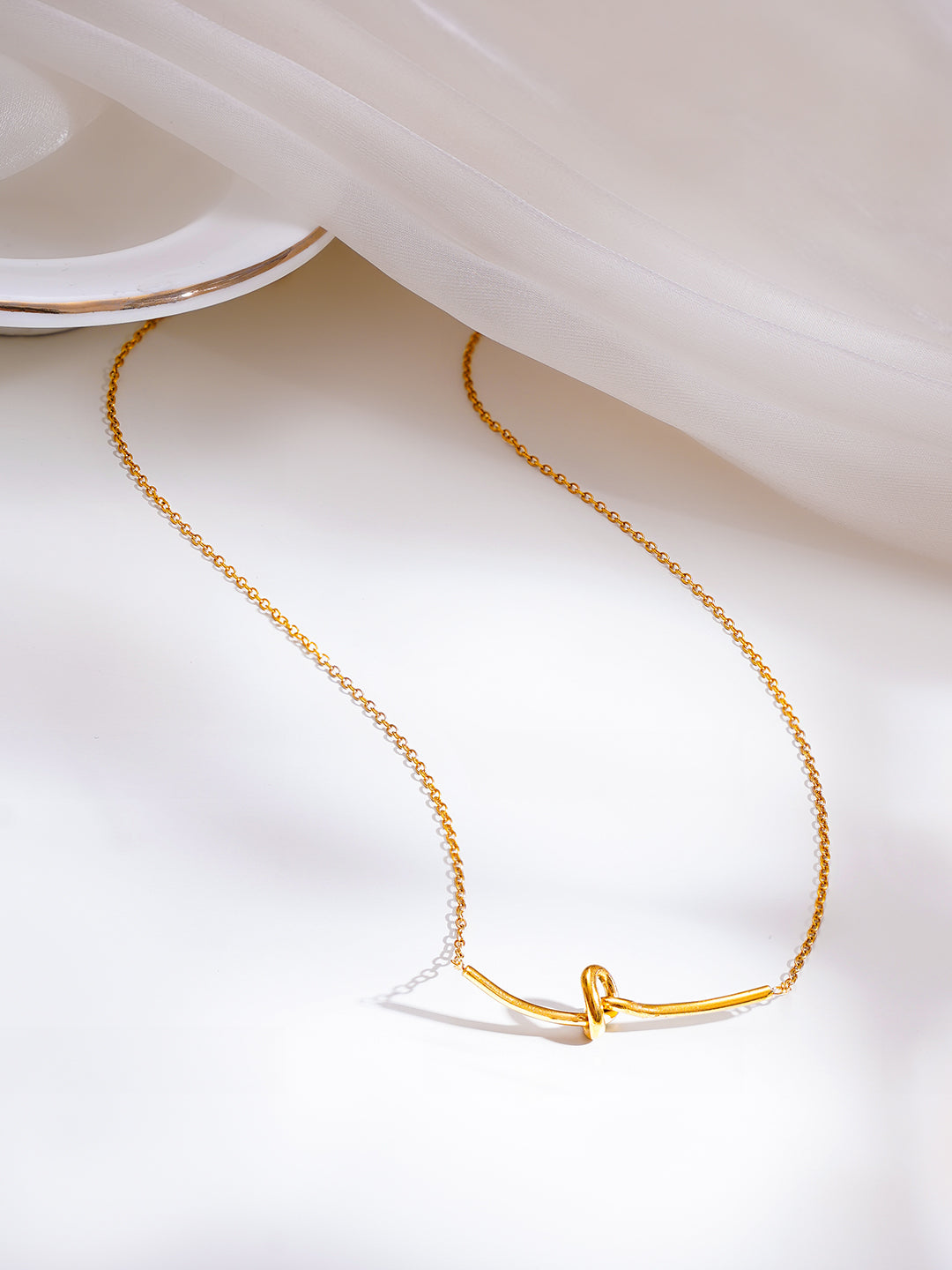 Demi Fine 18K Gold Plated Stainless Steel Minimal Knot Bar Necklace フリーサイズ