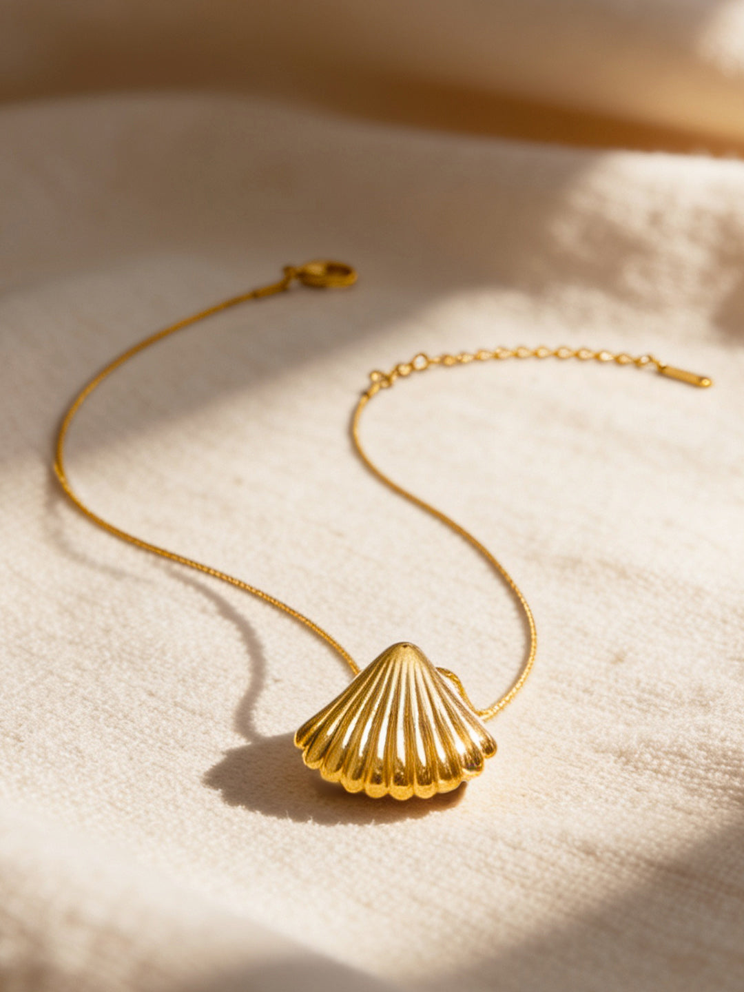 Demi Fine 18K Gold Plated Stainless steel Shell Pendant Snake Chain Necklace Length - 41 cm